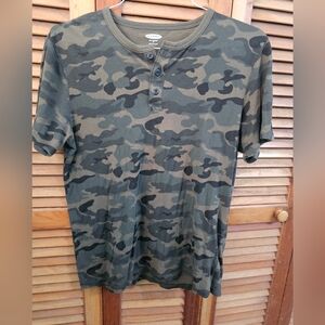 Old Navy Men's Soft Washed Camouflage Henley Tee